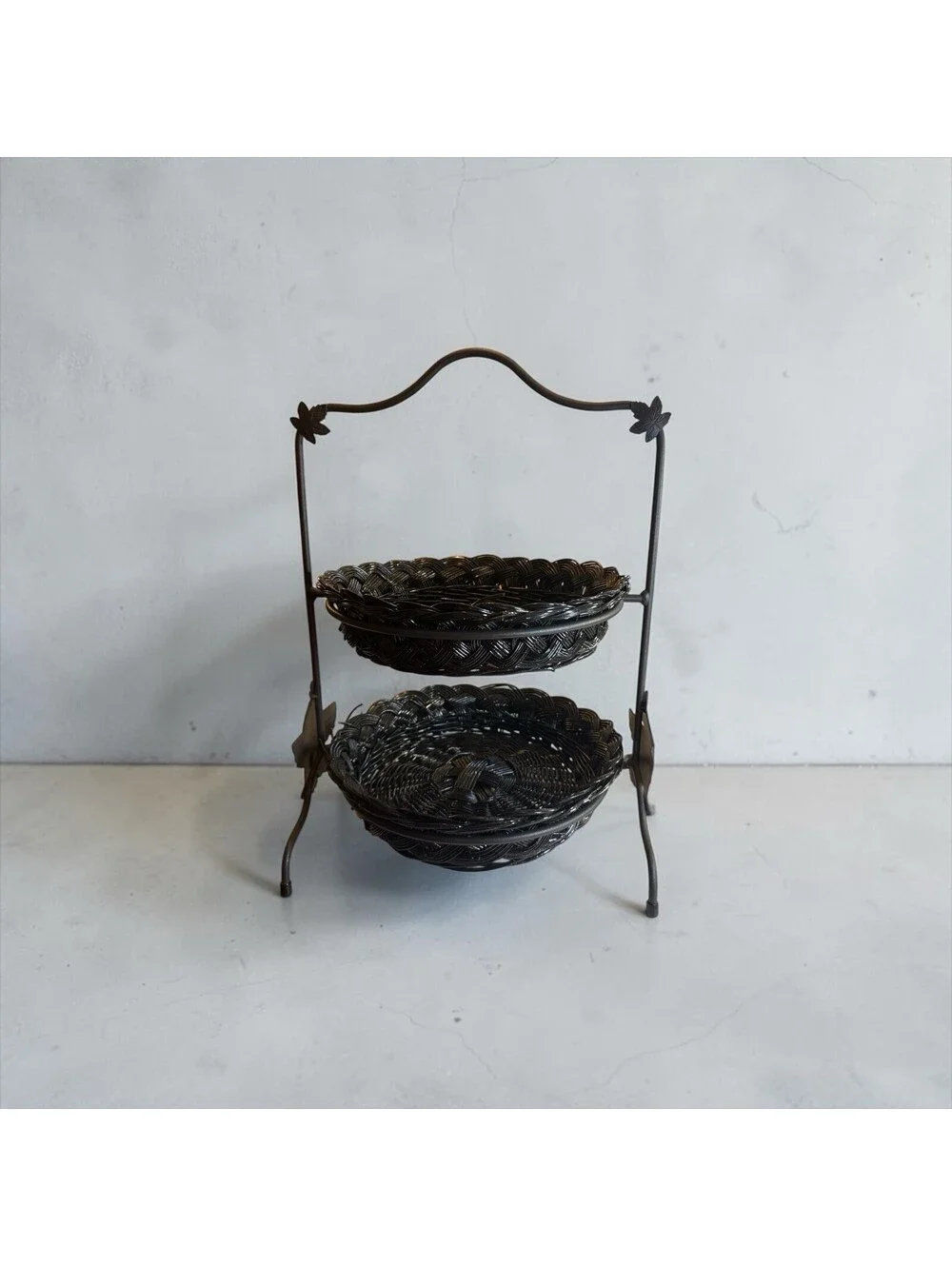 Pie/Fruit 2 Tiers Stand w/Wicker Baskets and Black Metal Stand 16